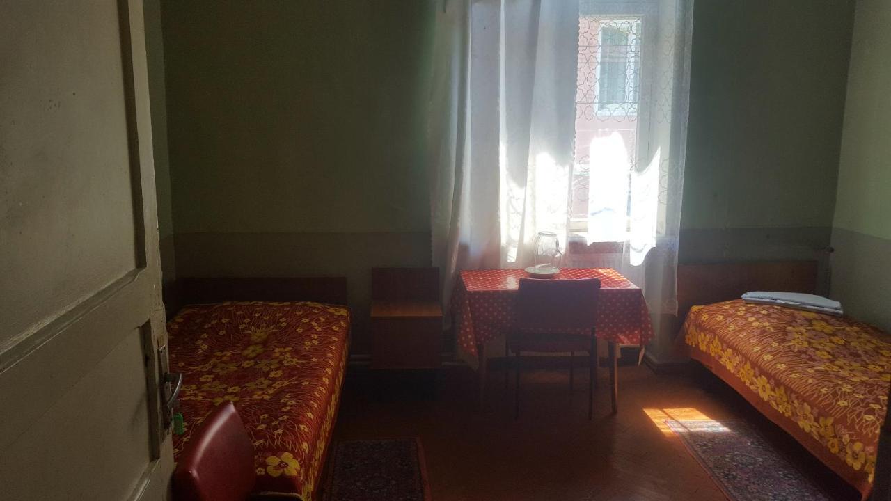 Firuza Hostel Borjomi Esterno foto