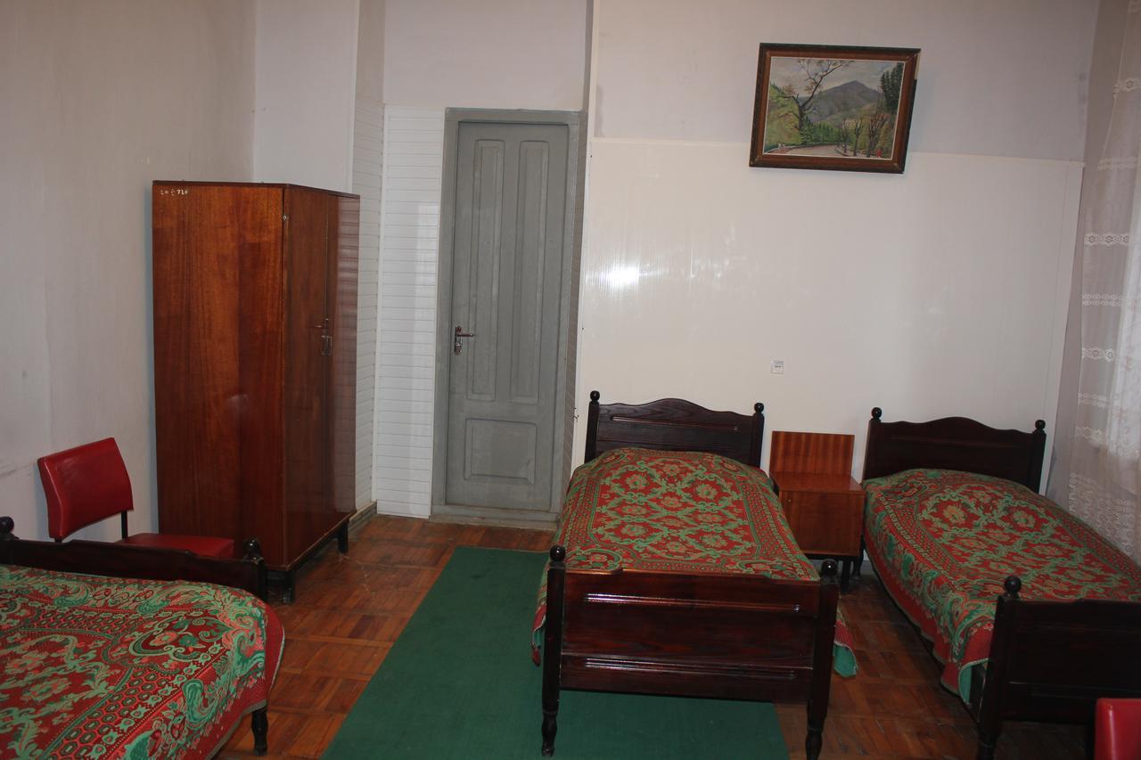 Firuza Hostel Borjomi Esterno foto