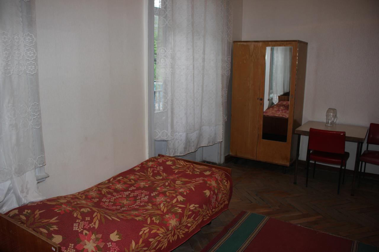 Firuza Hostel Borjomi Esterno foto